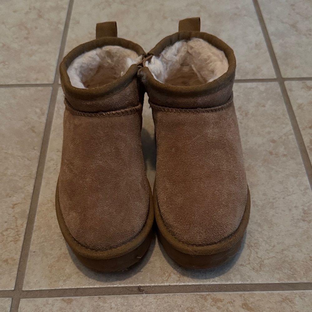 Bearpaw brown ankle bootie - platform